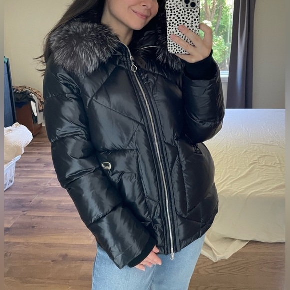 NEW!! Never worn winter jacket with detachable natural silver fox fur. - Picture 1 of 11